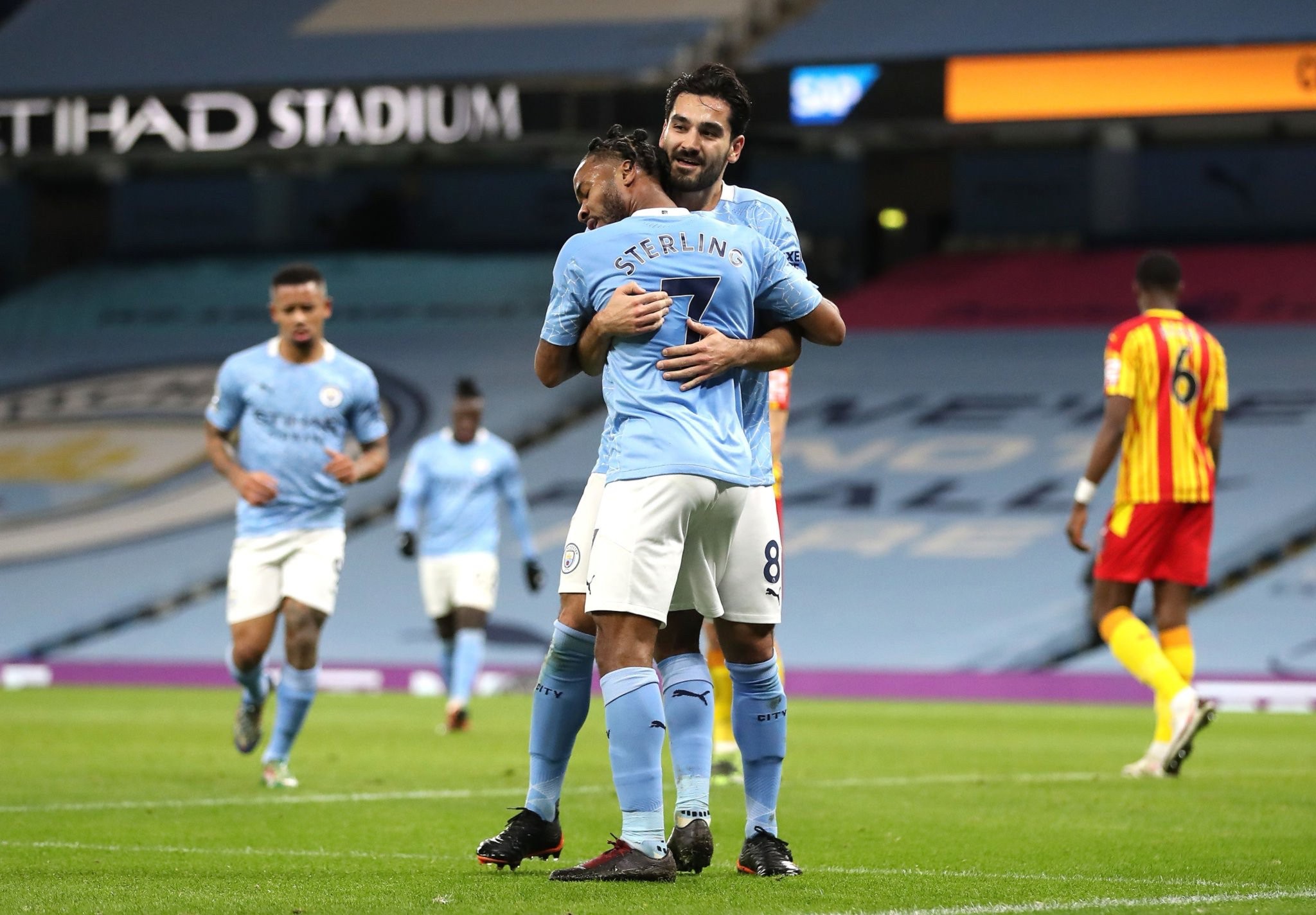 的經驗中汲 的經驗中汲